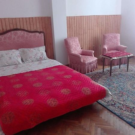 Alfredo Hostel ไกรโอวา ภายนอก รูปภาพ