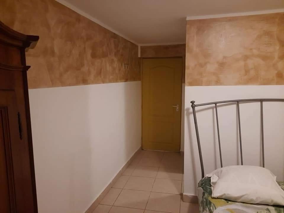 Alfredo Hostel ไกรโอวา ภายนอก รูปภาพ