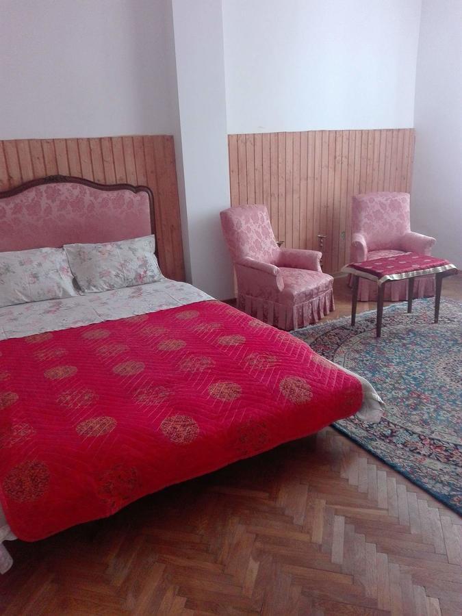 Alfredo Hostel ไกรโอวา ภายนอก รูปภาพ
