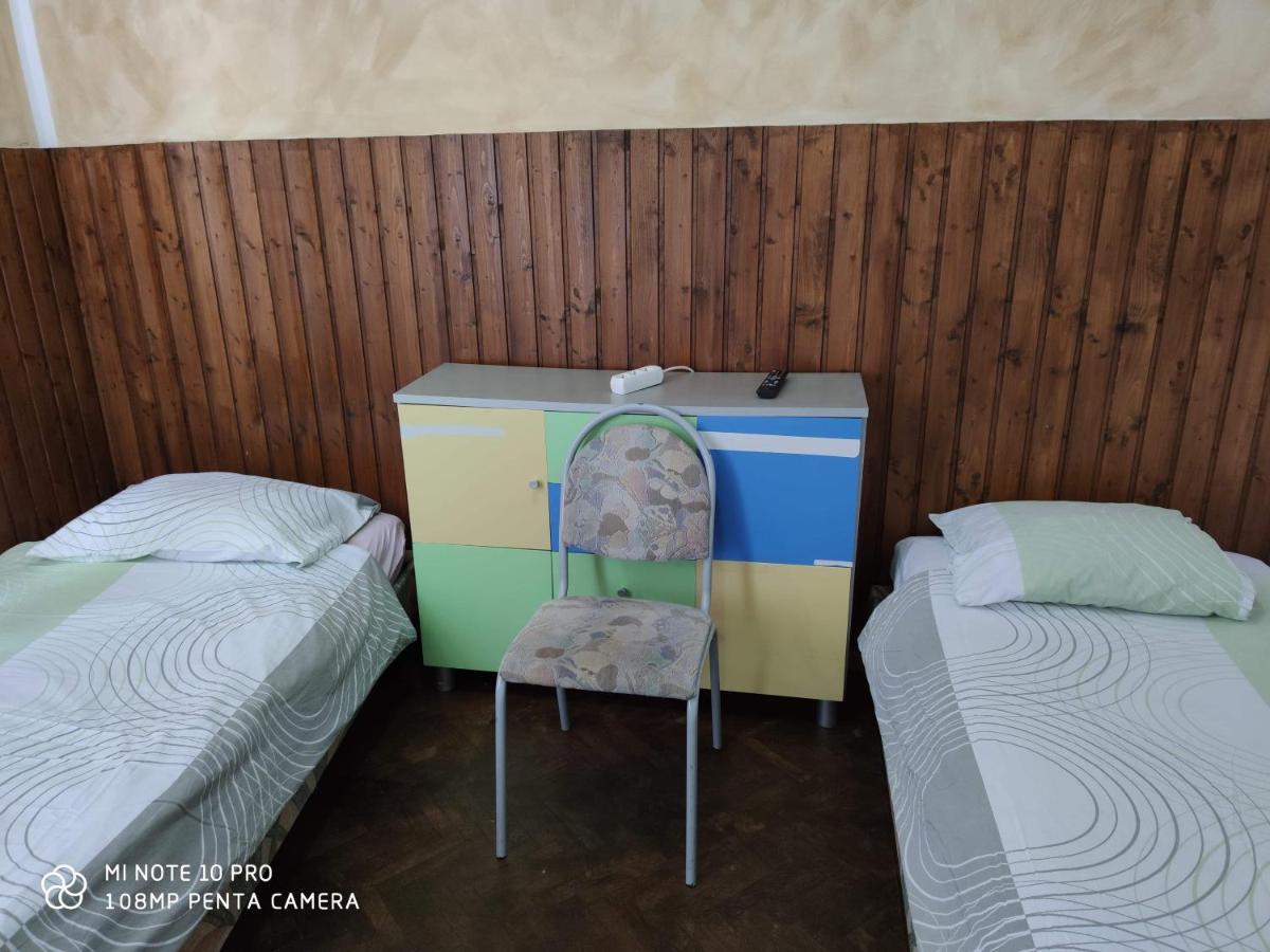 Alfredo Hostel ไกรโอวา ภายนอก รูปภาพ