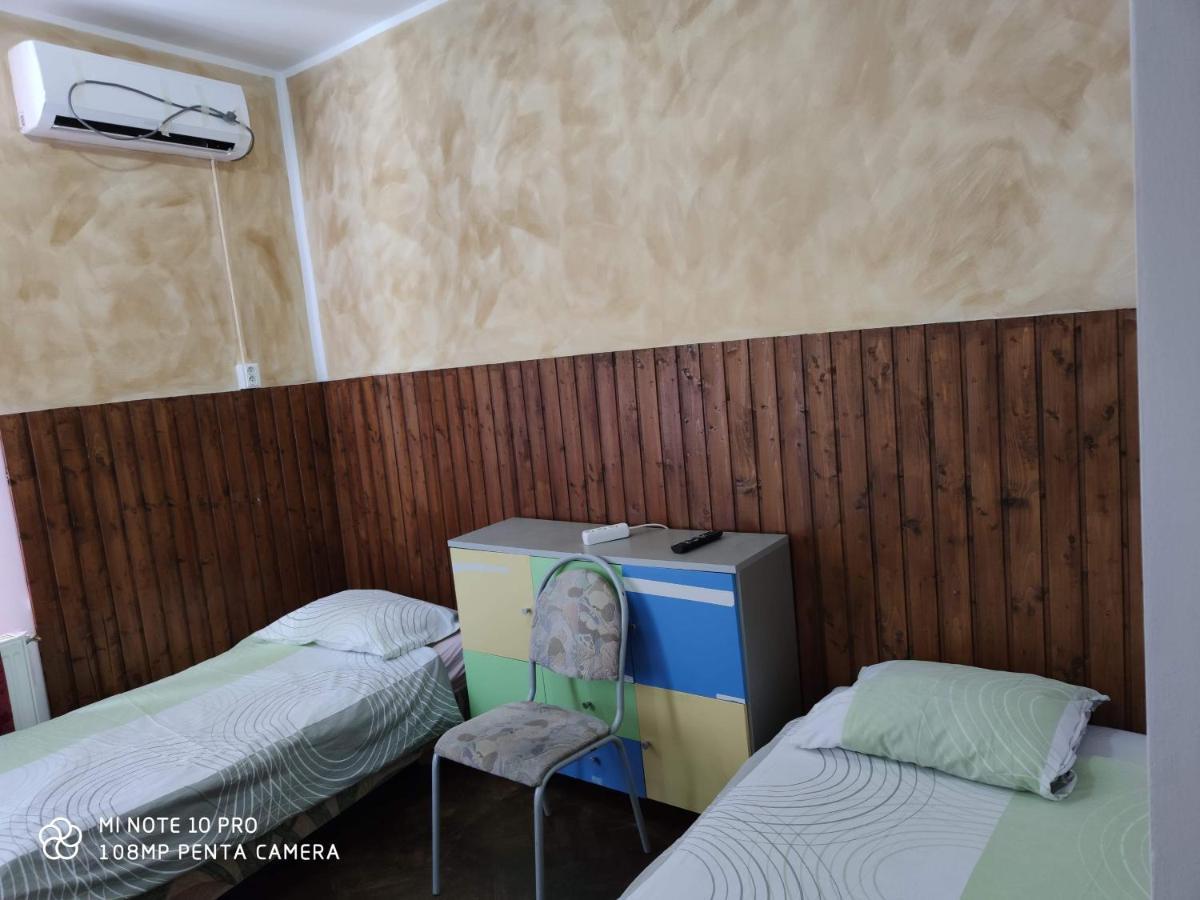 Alfredo Hostel ไกรโอวา ภายนอก รูปภาพ