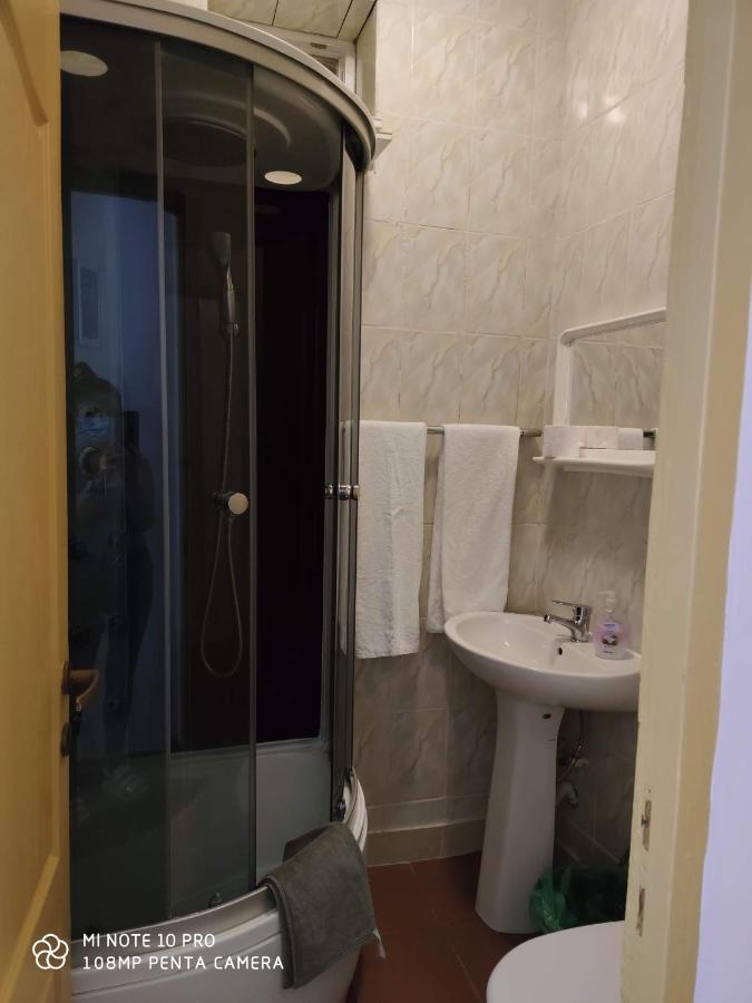 Alfredo Hostel ไกรโอวา ภายนอก รูปภาพ